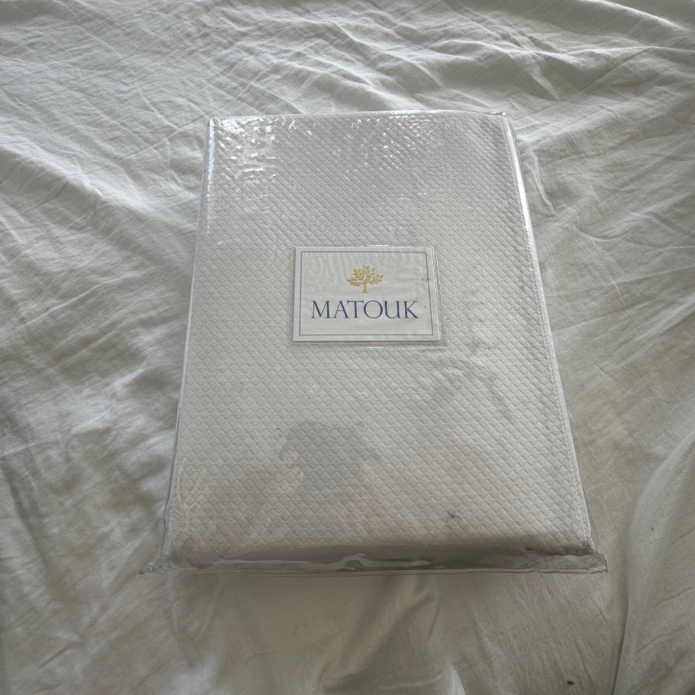 Matouk King Coverlet - Elliot White Diamond Pique
